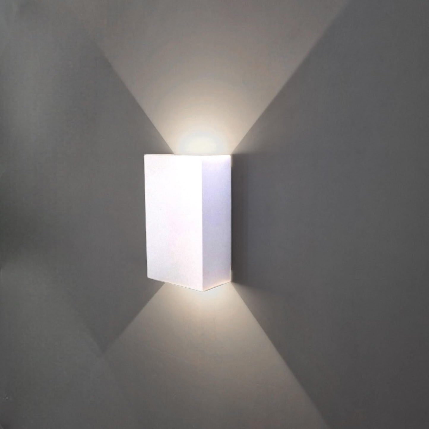 Applique LED da Esterno IP65 Biemissione 10W, 1040 Lumen, Luce Calda 3000K o Naturale 4000K, in Alluminio Bianco, per Giardino, Facciata, Terrazza