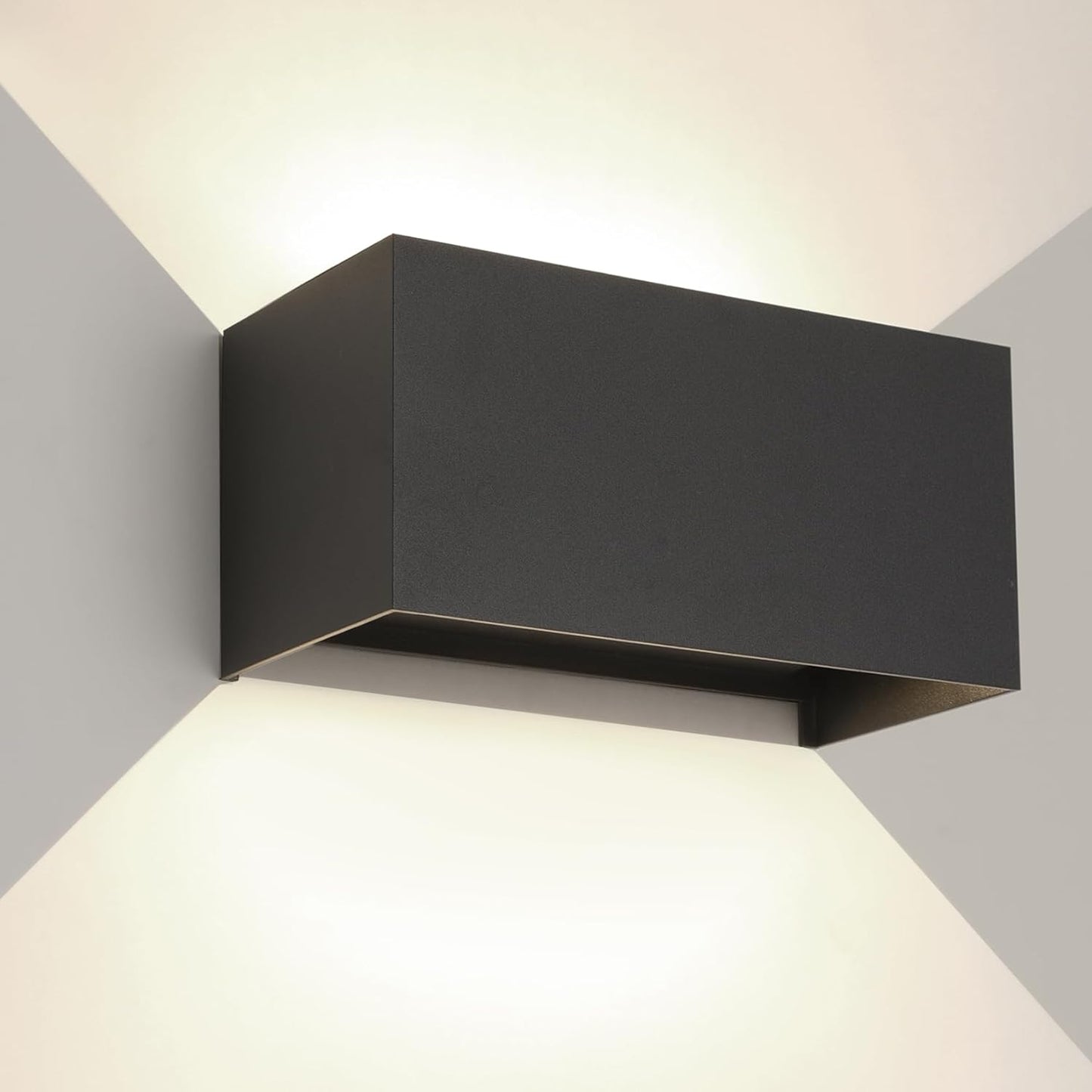 Applique Nero a LED da Esterno e Interno 24W, Fascio Luminoso Regolabile, 2000 Lumen, IP65 Impermeabile, Lampada da Parete in Alluminio, per Giardino, Balcone, Terrazza