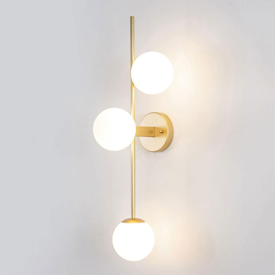 Applique da Parete Moderna, attacco G9, Struttura in Metallo Dorato e 3 Sfere in Vetro Bianco, Design Elegante Minimal per Interni, IP20