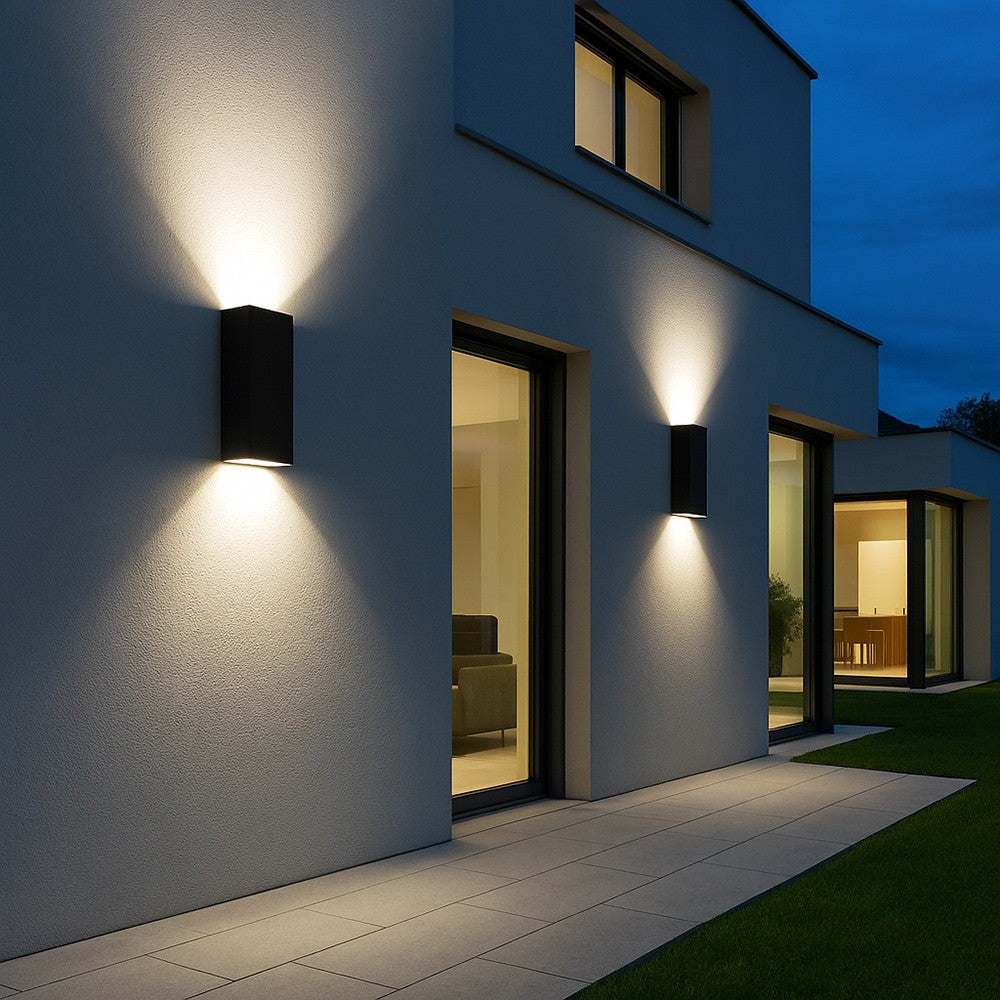 Applique LED da Esterno Biemissione 8W 734lm IP65 Nera o Bianca con CCT Switch 3000K 4000K 6000K – Fascio 295°