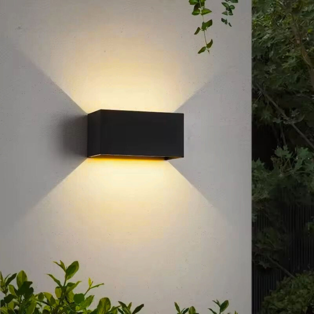 Applique Nero a LED da Esterno e Interno 24W, Fascio Luminoso Regolabile, 2000 Lumen, IP65 Impermeabile, Lampada da Parete in Alluminio, per Giardino, Balcone, Terrazza