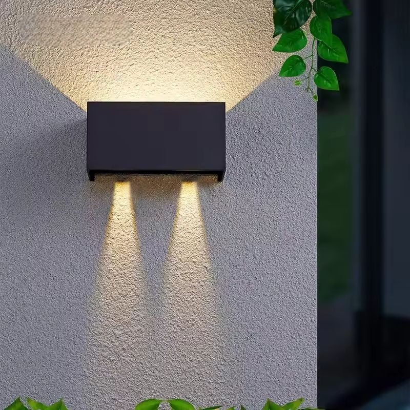 Applique Nero a LED da Esterno e Interno 24W, Fascio Luminoso Regolabile, 2000 Lumen, IP65 Impermeabile, Lampada da Parete in Alluminio, per Giardino, Balcone, Terrazza