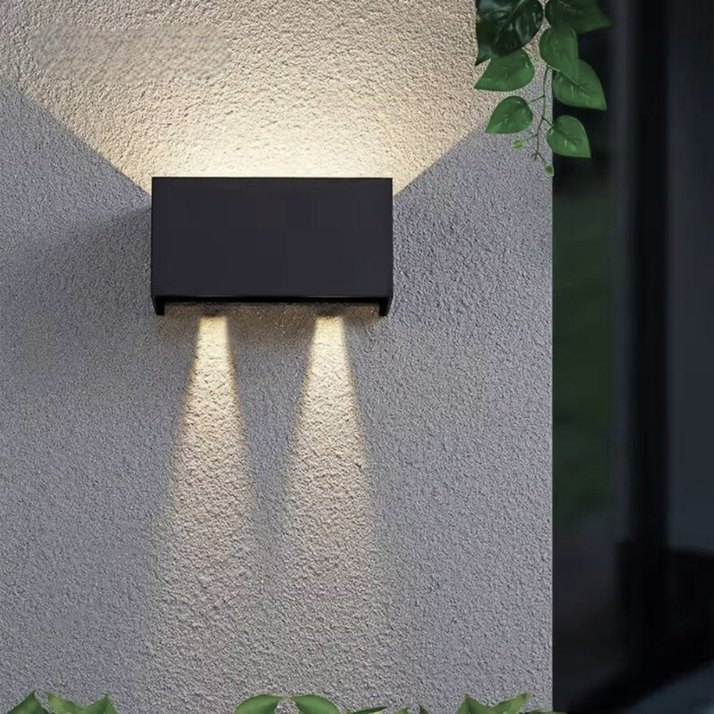 Applique Nero a LED da Esterno e Interno 24W, Fascio Luminoso Regolabile, 2000 Lumen, IP65 Impermeabile, Lampada da Parete in Alluminio, per Giardino, Balcone, Terrazza