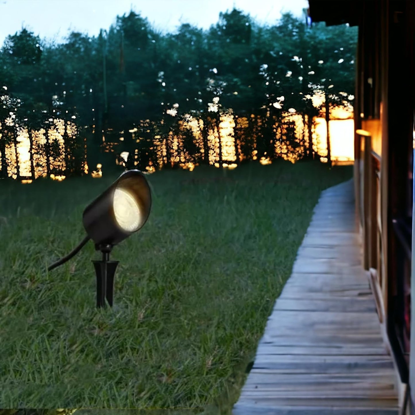 Faretto LED da Esterno Orientabile 7W con Picchetto – IP65, Luce Calda o Naturale, 620 Lumen, Alimentazione 220V