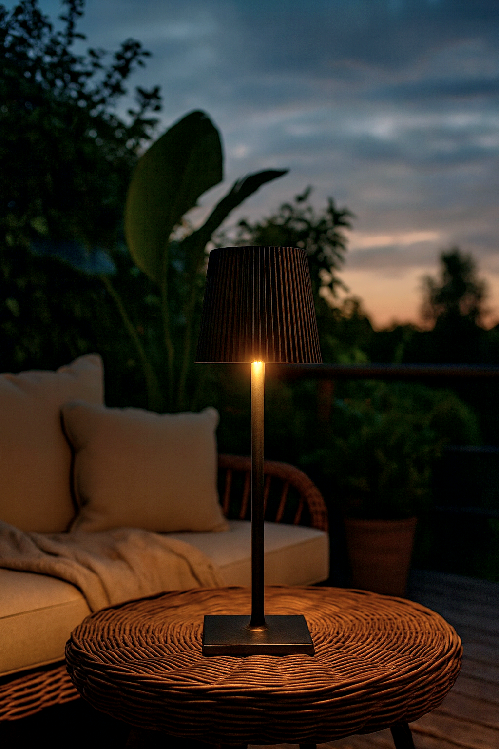 Lampada da tavolo LED nera 5W ricaricabile con pannello solare e cavo USB, 40 cm, luce calda/fredda/naturale, sensore crepuscolare, batteria 2000mAh