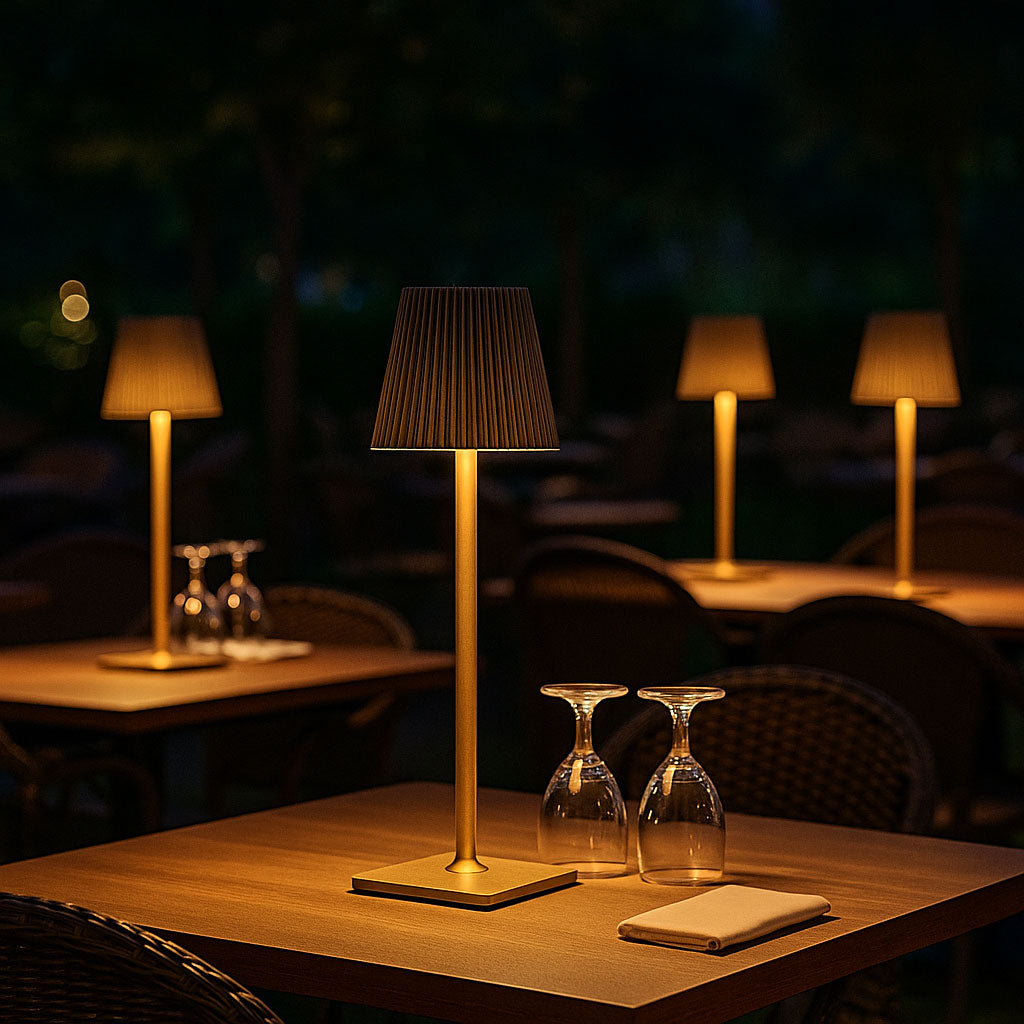 Lampada da tavolo LED dorata 5W ricaricabile con pannello solare e cavo USB, 40 cm, luce calda/fredda/naturale, sensore crepuscolare, batteria 2000mAh