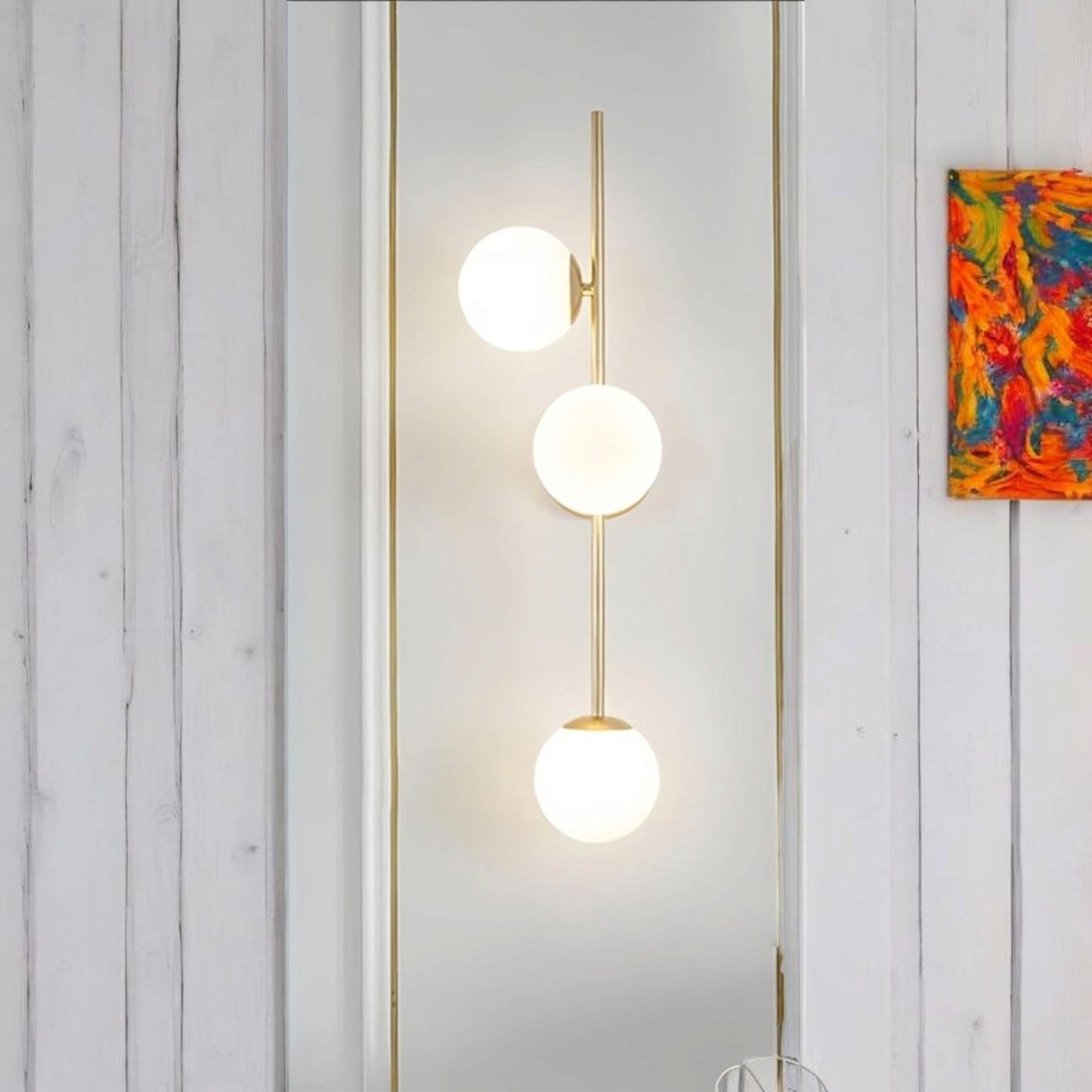 Applique da Parete Moderna, attacco G9, Struttura in Metallo Dorato e 3 Sfere in Vetro Bianco, Design Elegante Minimal per Interni, IP20