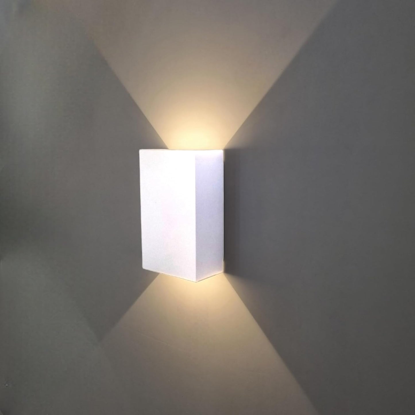 Applique LED da Esterno IP65 Biemissione 10W, 1040 Lumen, Luce Calda 3000K o Naturale 4000K, in Alluminio Bianco, per Giardino, Facciata, Terrazza