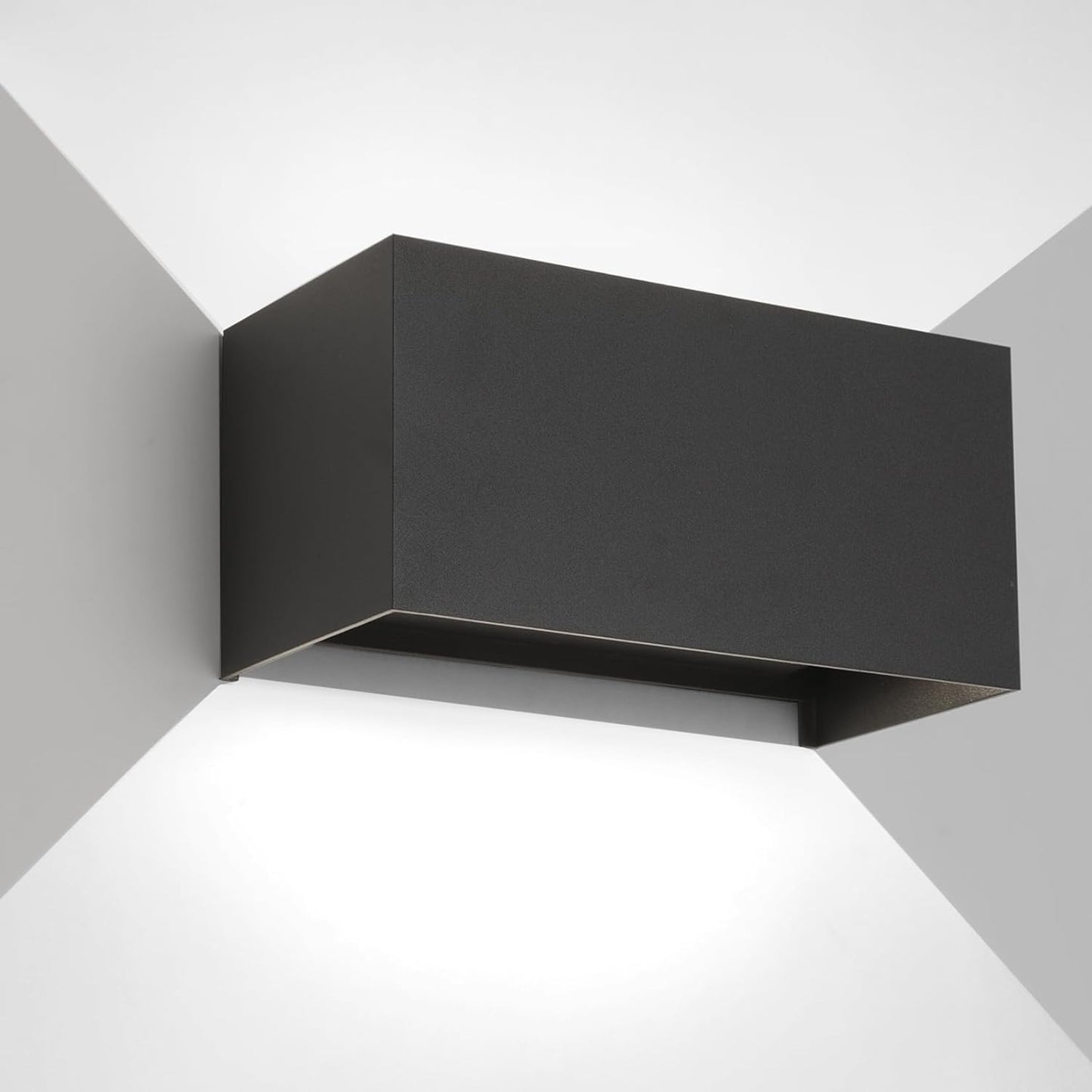 Applique Nero a LED da Esterno e Interno 24W, Fascio Luminoso Regolabile, 2000 Lumen, IP65 Impermeabile, Lampada da Parete in Alluminio, per Giardino, Balcone, Terrazza