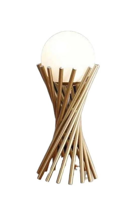 Lampada da Tavolo Minimalista dorata con Sfera in Vetro Bianco Design Elegante per Illuminare e Decorare Spazi Interni Adatta a Comodini Scrivanie e Tavolini Altezza 36 cm