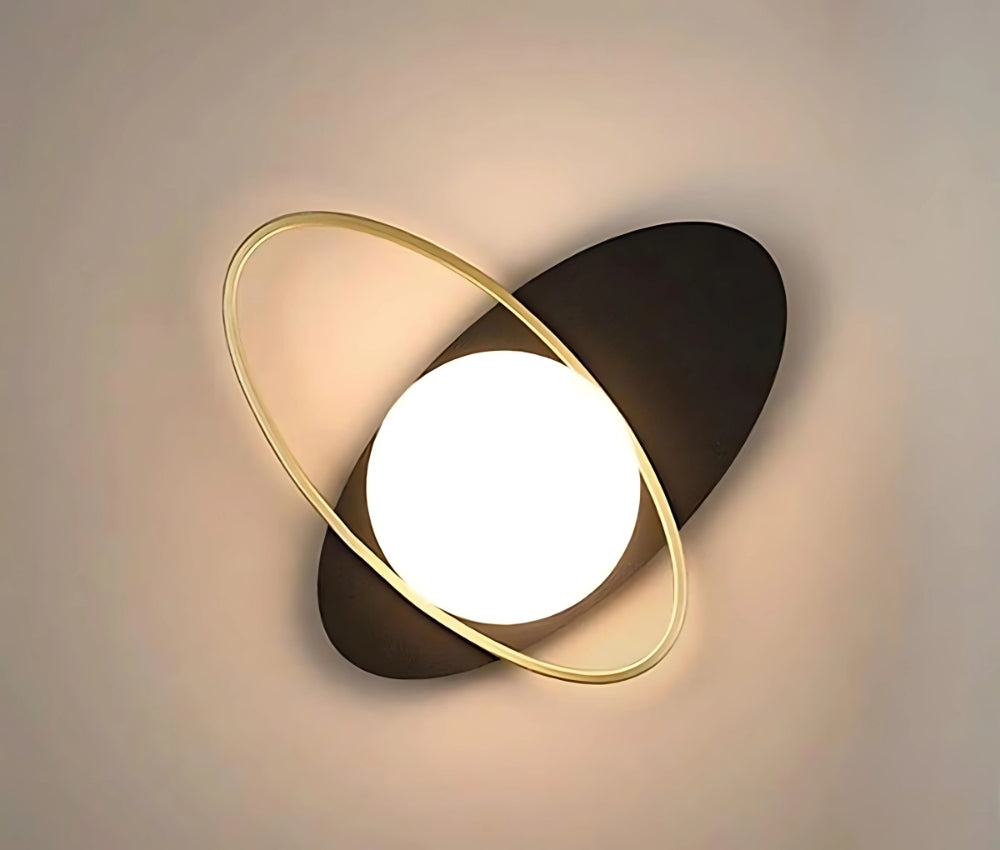 Applique LED da Parete con Attacco G9, Design Minimal, Metallo Nero e Oro, Sfera Acrilica Bianca opalina, Ideale per Camera da Letto, Soggiorno, Corridoio