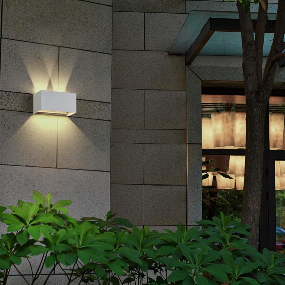 Applique Bianco a LED da Esterno e Interno 24W, Fascio Luminoso Regolabile, 2000 Lumen, IP65 Impermeabile, Lampada da Parete in Alluminio, per Giardino, Balcone, Terrazza