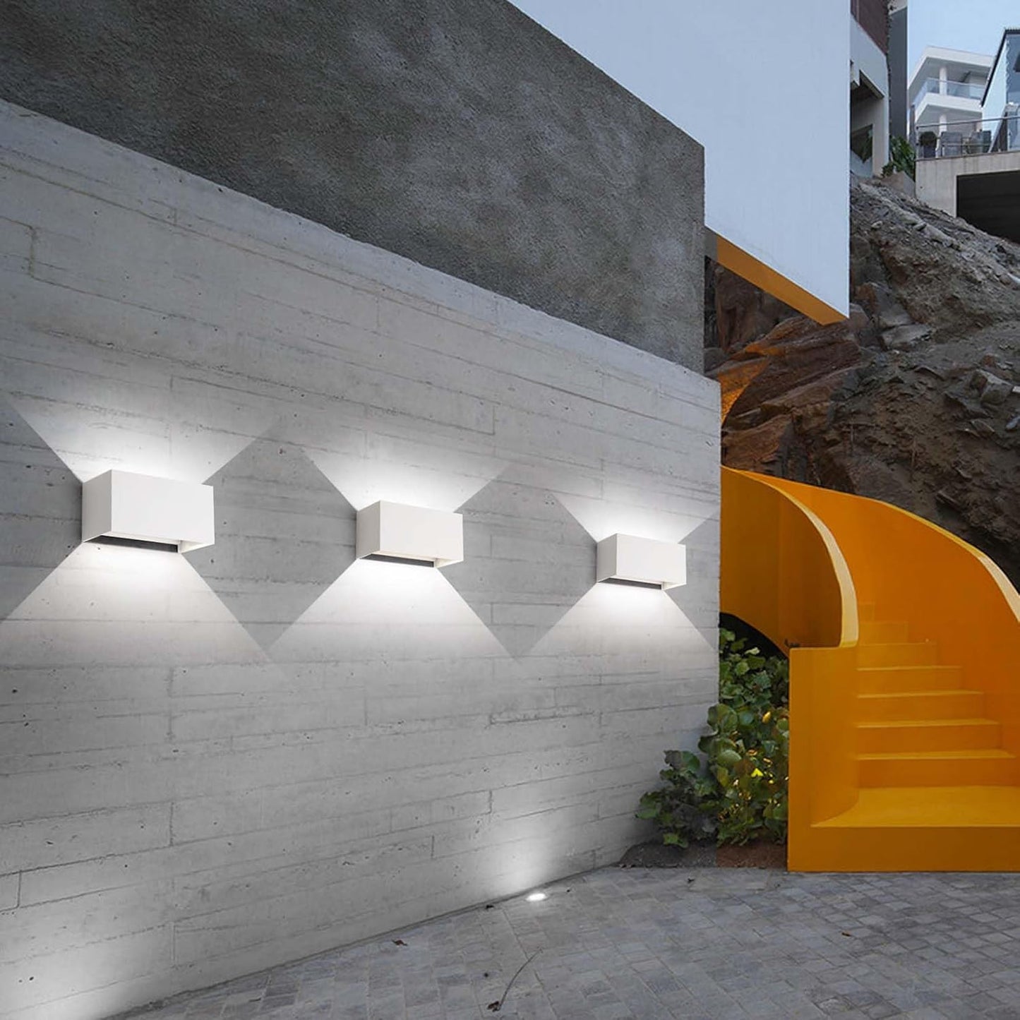 Applique Bianco a LED da Esterno e Interno 24W, Fascio Luminoso Regolabile, 2000 Lumen, IP65 Impermeabile, Lampada da Parete in Alluminio, per Giardino, Balcone, Terrazza