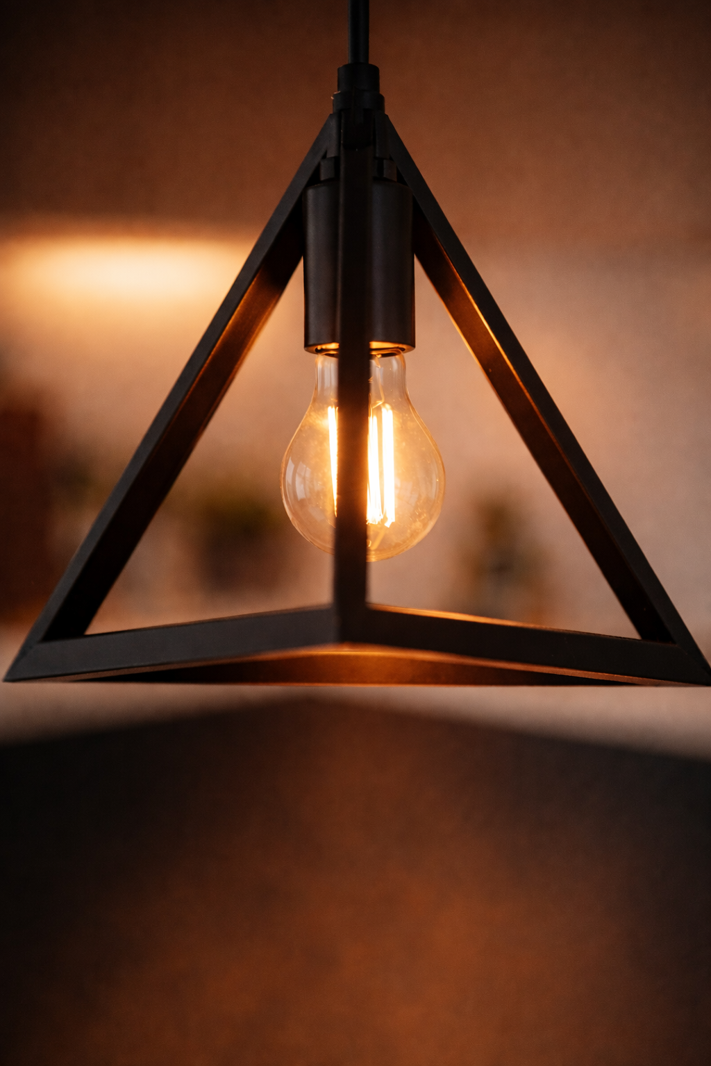 Lampadario a Sospensione E27 in Metallo Nero Design Geometrico Moderno Stile Industriale, Lampada a Soffitto per Cucina Soggiorno Camera