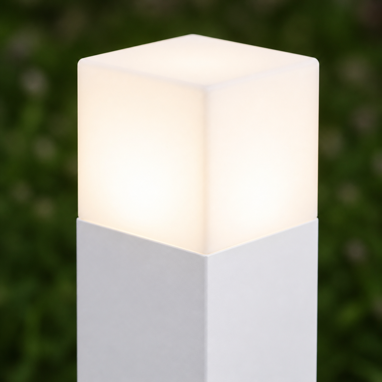 Lampioncino da Giardino E27 Bianco 74 cm Paletto Luce Esterno Moderno per Vialetti e Ingressi Attacco E27 Alluminio Diffusore Opaco IP44