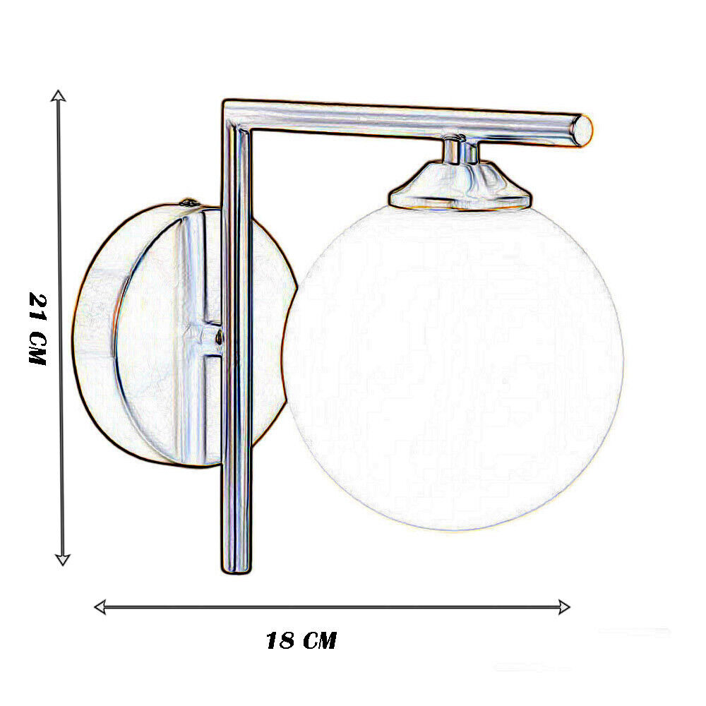 Applique da parete moderna in metallo satinato oro, paralume sfera in vetro opalino, attacco G9, lampadina non inclusa